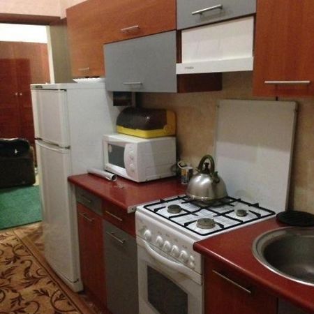 Уютная Двухкомнатная Квартира Uman Ngoại thất bức ảnh